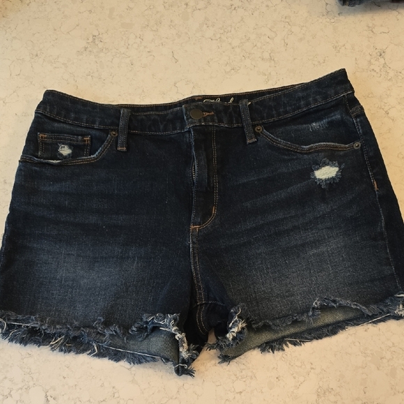 Universal Thread Blue Jean Shorts Distressed Raw Hem - Picture 1 of 5